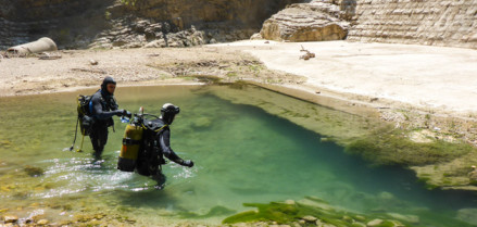 Trabajos prospección con buzos en azud de Castellote